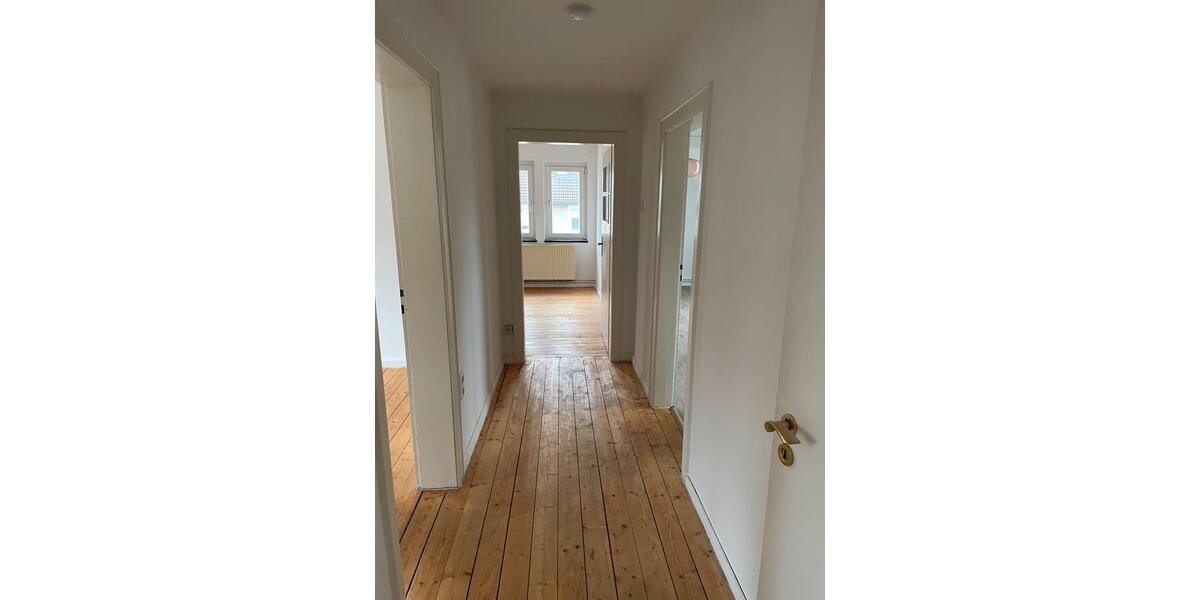 Dachgeschoßwohnung Detmold Hiddesen - 4 Zimmer, 70 m&sup2;, 875&euro; | Angebot:26042255