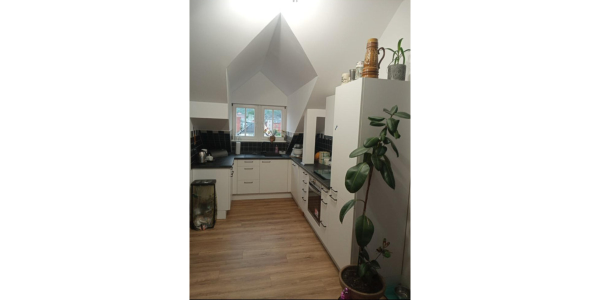 Dachgeschoßwohnung Sonneberg - 2.5 Zimmer, 75 m&sup2;, 475&euro; | Angebot:25205336