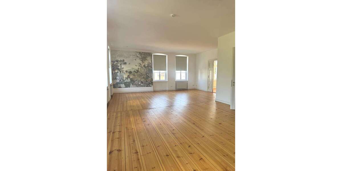 Etagenwohnung Schwedt Zentrum - 3 Zimmer, 143 m&sup2;, 950&euro; | Angebot:23283443