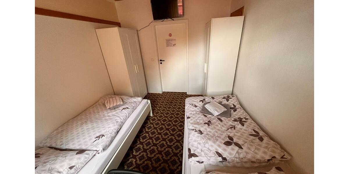 Wohnen auf Zeit Lingen (Ems) Damaschke - 12 Zimmer, 250 m&sup2;, 25&euro; | Angebot:24799494