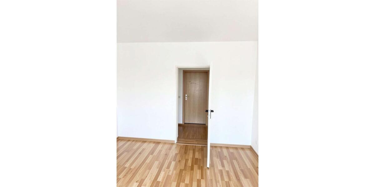 Etagenwohnung Crimmitschau - 1.5 Zimmer, 30 m&sup2;, 150&euro; | Angebot:26578498