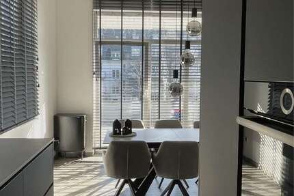 Wohnung Solingen Solingen-Mitte - 4 Zimmer, 131 m&sup2;, 1.240&euro; | Angebot:25232902