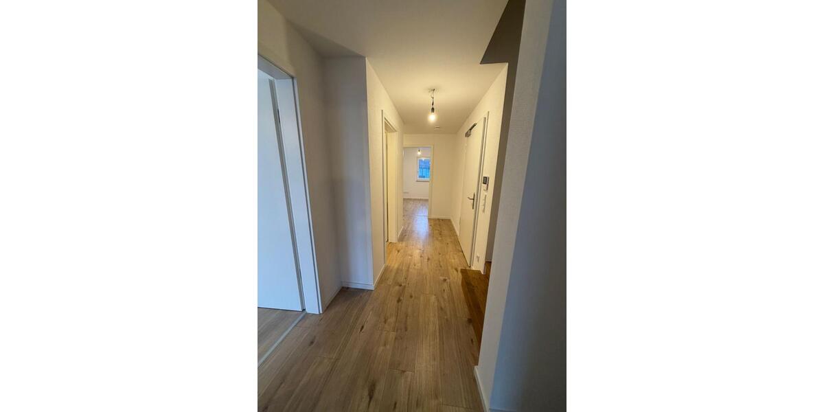 Etagenwohnung Barbing - 5.5 Zimmer, 150 m&sup2;, 1.900&euro; | Angebot:25715355