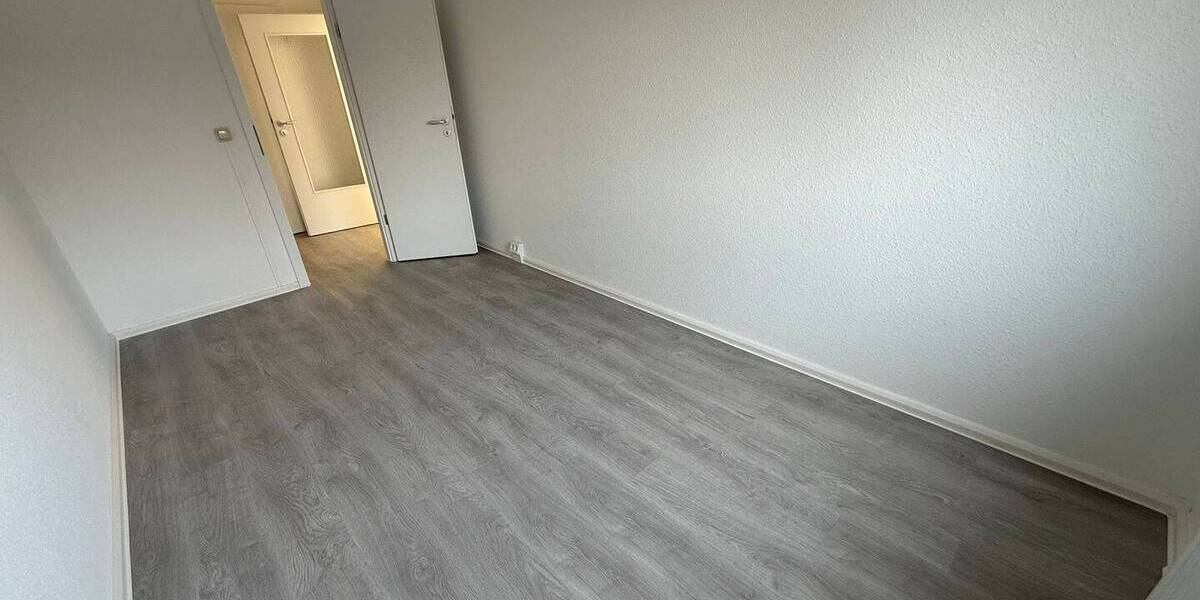 Etagenwohnung Chemnitz Kappel - 4 Zimmer, 90 m&sup2;, 450&euro; | Angebot:26751468