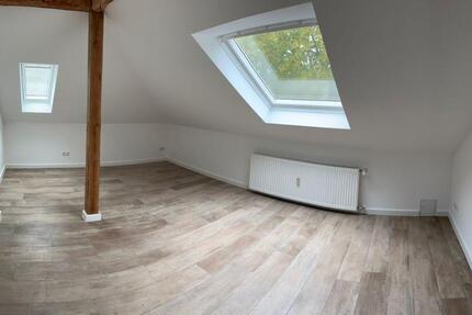 Schöne 2-Zimmer Dachgeschosswohnung in Hanau-Großauheim zimmer