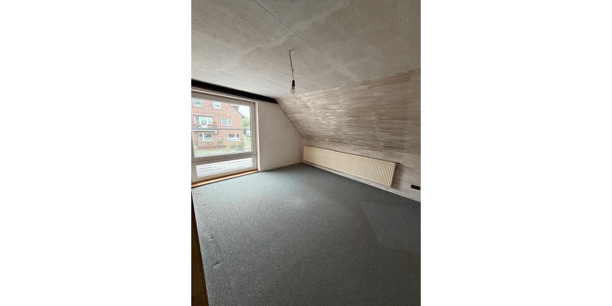 Dachgeschoßwohnung Neustadt am Rübenberge - 3 Zimmer, 96 m&sup2;, 960&euro; | Angebot:26041141