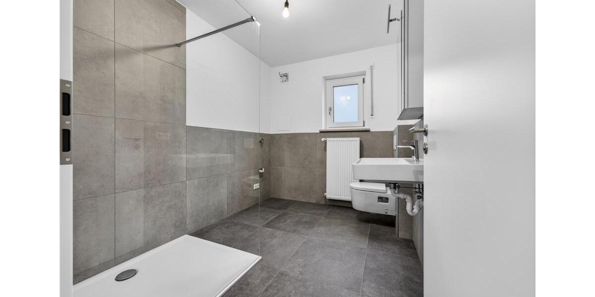 Hochparterre Zandt - 4 Zimmer, 102 m&sup2;, 820&euro; | Angebot:25931429