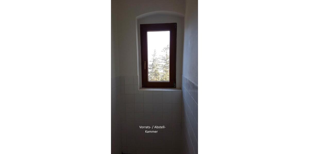 Etagenwohnung Crimmitschau - 5 Zimmer, 120 m&sup2;, 600&euro; | Angebot:26346511