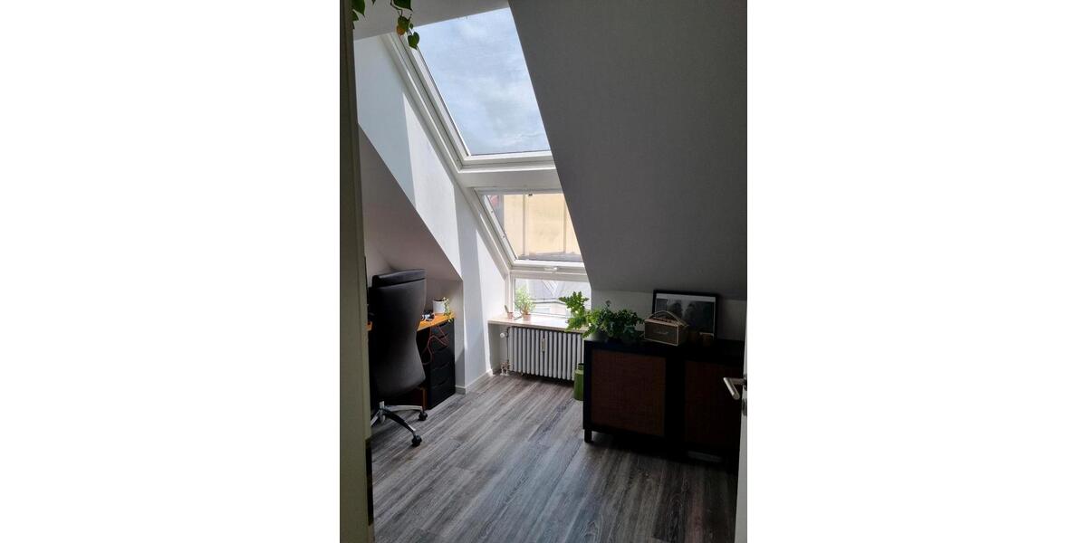 Dachgeschoßwohnung München Ludwigsvorstadt-Isarvorstadt - 3 Zimmer, 85 m&sup2;, 2.400&euro; | Angebot:25148445
