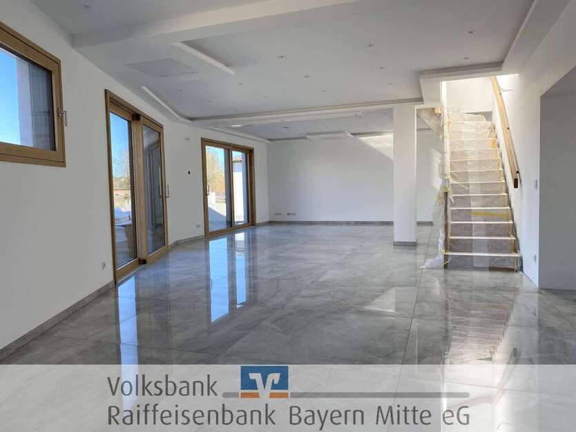 Haus zum Mieten in Herrngiersdorf 2.250 € 183.79 m²