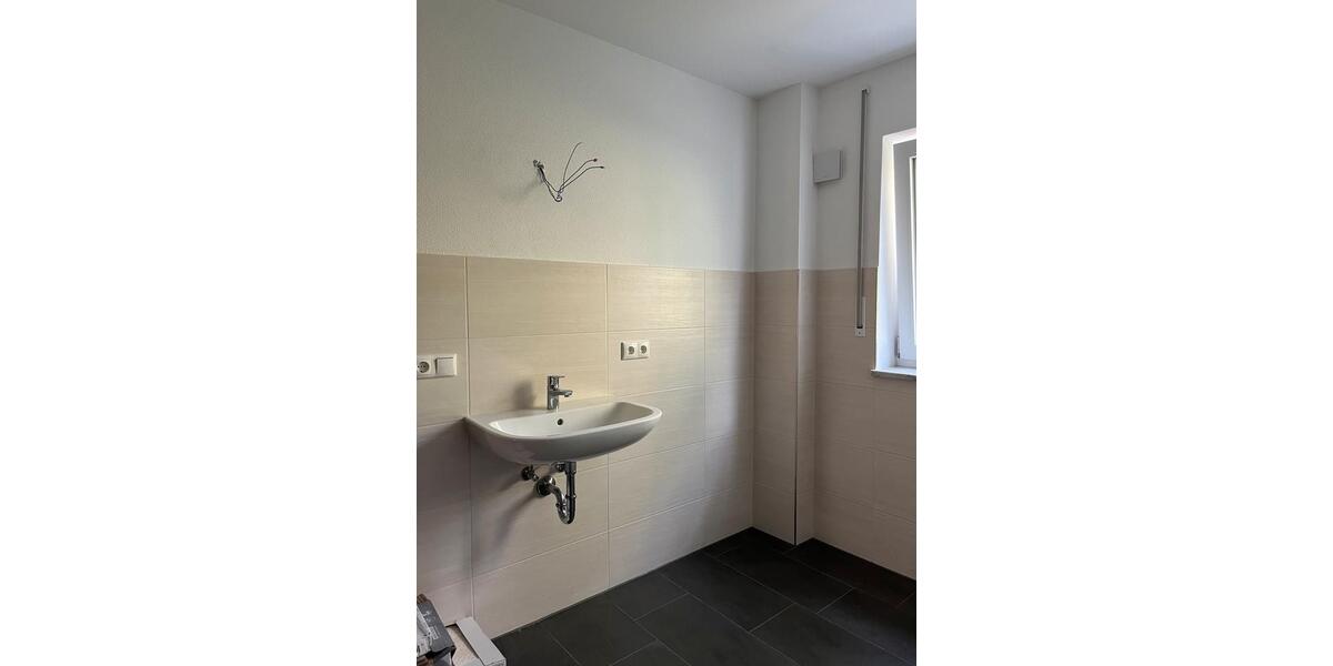 Etagenwohnung Geisenhausen - 3 Zimmer, 104 m&sup2;, 1.300&euro; | Angebot:24327363