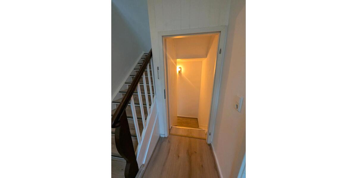 Einfamilienhaus Saarbrücken Scheidt - 4 Zimmer, 172 m&sup2;, 1.400&euro; | Angebot:24780403