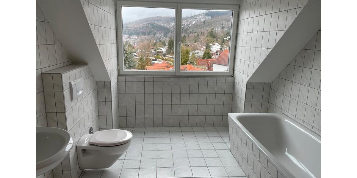 Dachgeschoßwohnung Suhl Aue 1 - 2.5 Zimmer, 75 m&sup2;, 593&euro; | Angebot:26004792