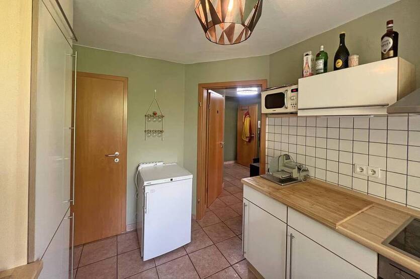 Raus aus dem Trubel :) Große 2½ R.-Maisonette mit Balkon & Garten-Mitbenutzung in Stadtwald