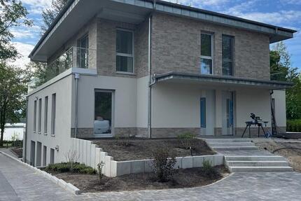 Erstbezug! 3-Zi.-NeubauWohnung mit Seeblick & großer Terrasse