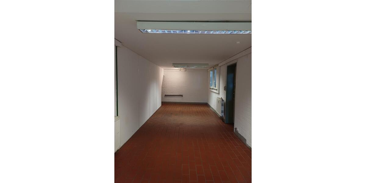 Halle + Lager + Werkstatt mit Büro in Wolfsburg-Ehmen zimmer