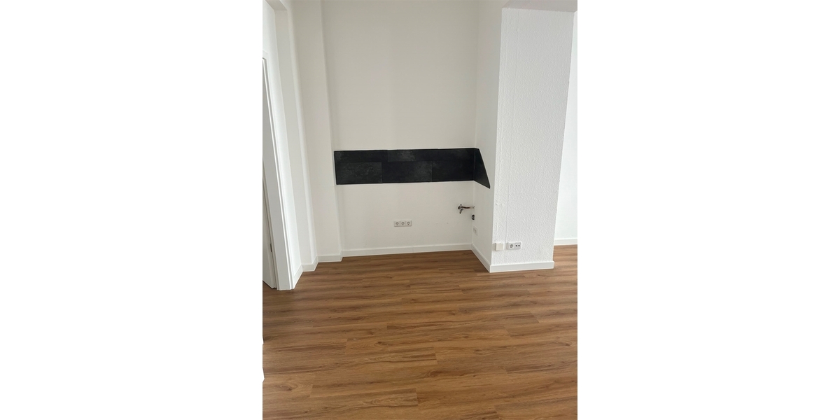 Pieschen: 2-Zimmer-Wohnung mit neuem Design-Vinylbodenbelag und Terrasse - Etagenwohnung Dresden Pieschen-Süd | Angebot:25499958