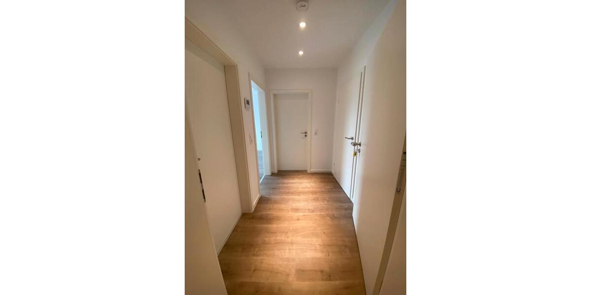 Etagenwohnung Zetel - 3 Zimmer, 73 m&sup2;, 850&euro; | Angebot:26002102