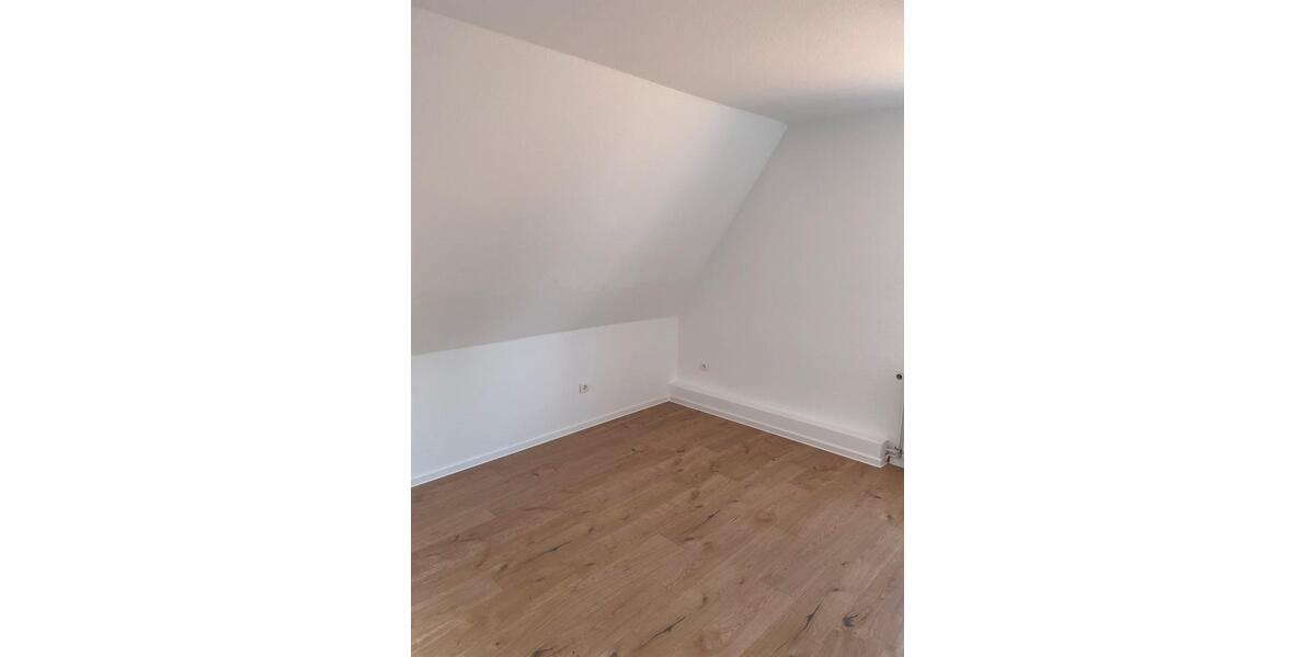 Etagenwohnung Uetze - 5 Zimmer, 115 m&sup2;, 1.000&euro; | Angebot:26639380