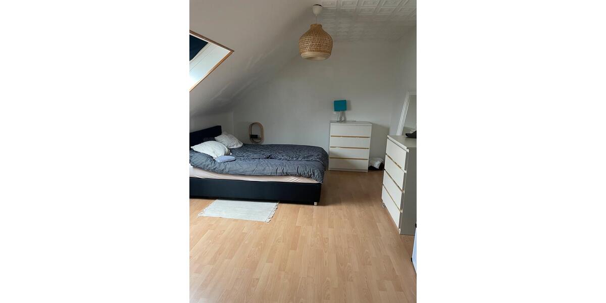 Dachgeschoßwohnung Heusweiler - 4 Zimmer, 111 m&sup2;, 850&euro; | Angebot:26444346