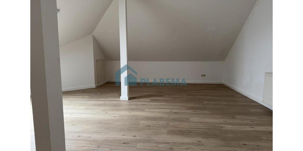 Dachgeschoßwohnung Schwerin Friedrichsthal - 4 Zimmer, 126 m&sup2;, 1.450&euro; | Angebot:24271386