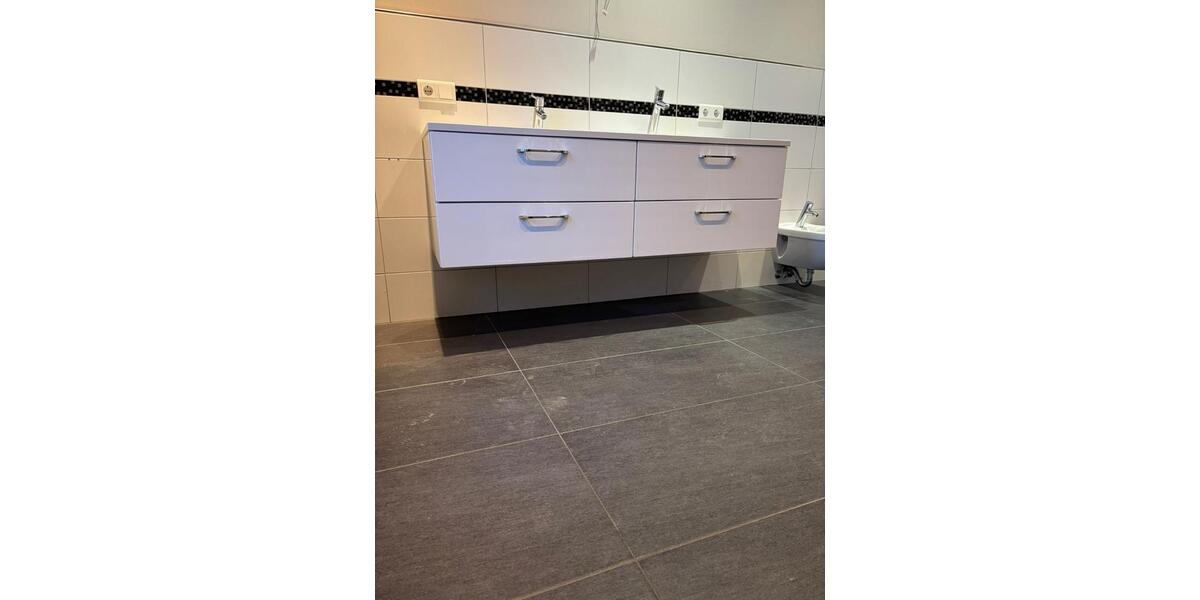 Exklusive Altbauwohnung im Denkmal–6 Zimmer, 185 m², 2 Terrassen 6 zimmer