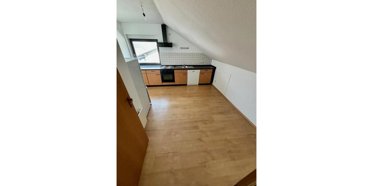 Dachgeschoßwohnung Bad König - 2 Zimmer, 110 m&sup2;, 600&euro; | Angebot:25570254