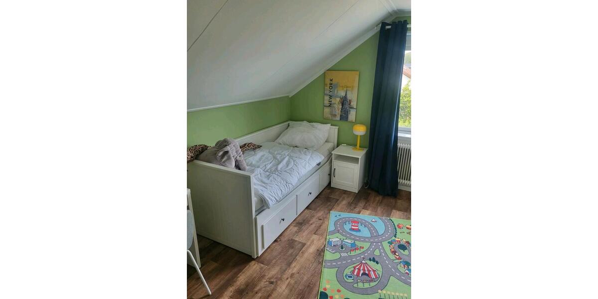 Einfamilienhaus Esens - 7 Zimmer, 100 m&sup2;, 80&euro; | Angebot:24830505