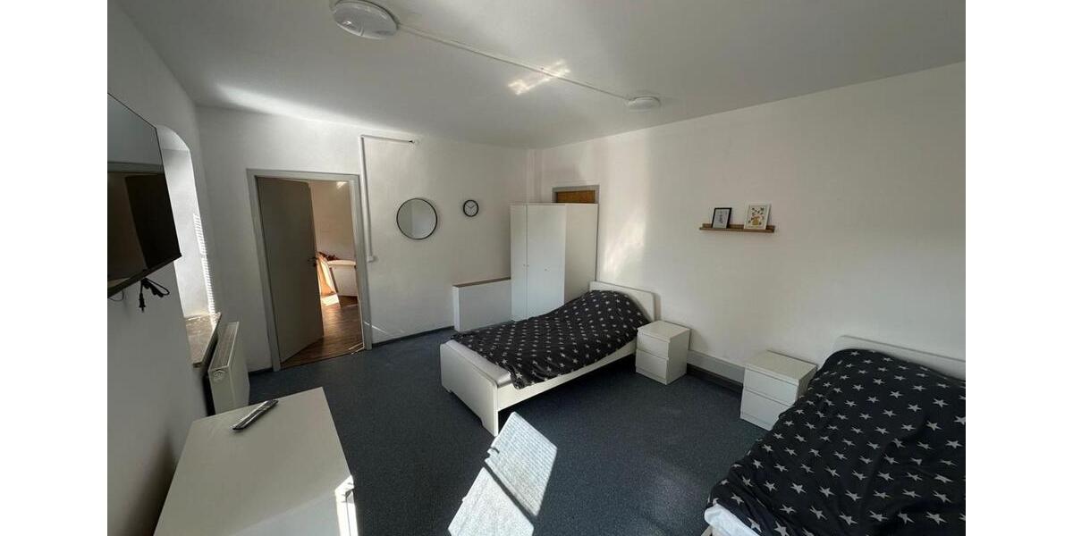 Wohnen auf Zeit Wunsiedel - 10 Zimmer, 70 m&sup2;, 25&euro; | Angebot:23569877