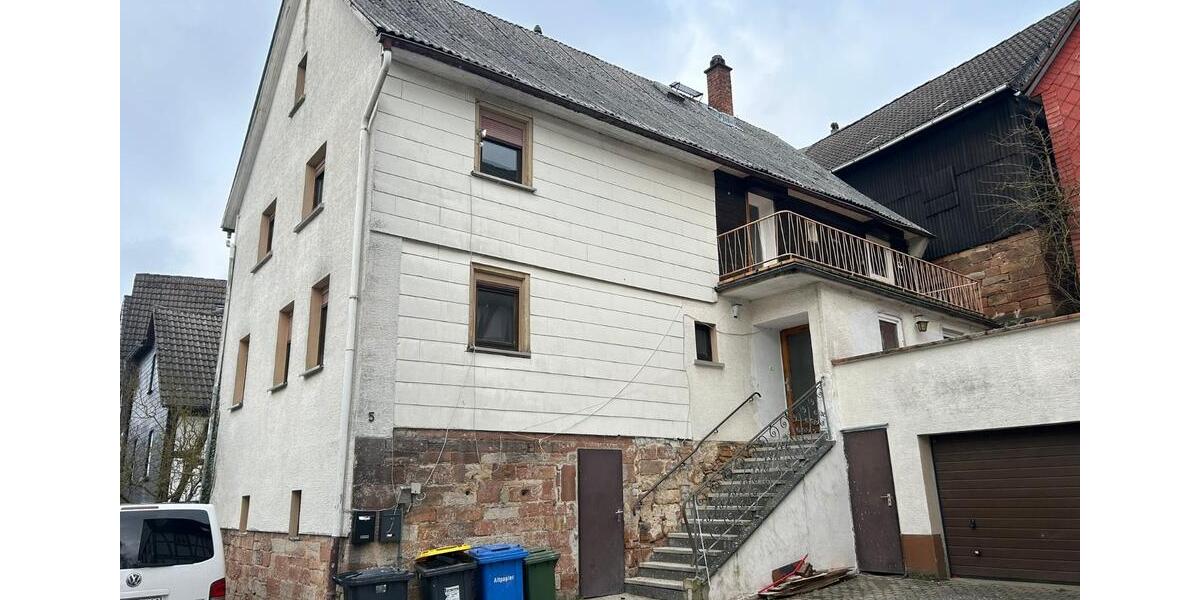 Schöne 4-Zimmer-Wohnung mit Balkon in Staufenberg 4 zimmer