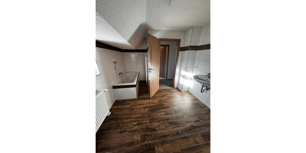 Dachgeschoßwohnung Sangerhausen - 2 Zimmer, 65 m&sup2;, 450&euro; | Angebot:26477915