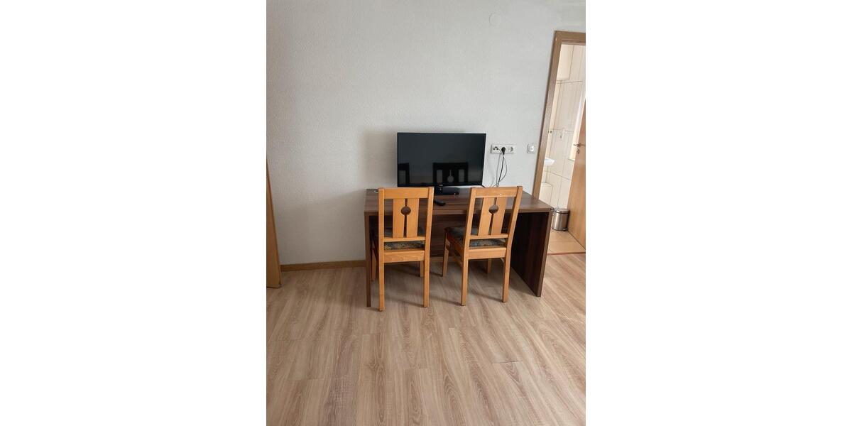 Möblierte Zimmer mit Bad in DETTINGEN ERMS bei Bad Urach 1 zimmer