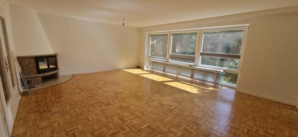 Großzügige 3 12-Zimmer - KomfortWohnung mit Glasfaseranschluss, Loggia und Kaminofen in ruhiger Randlage