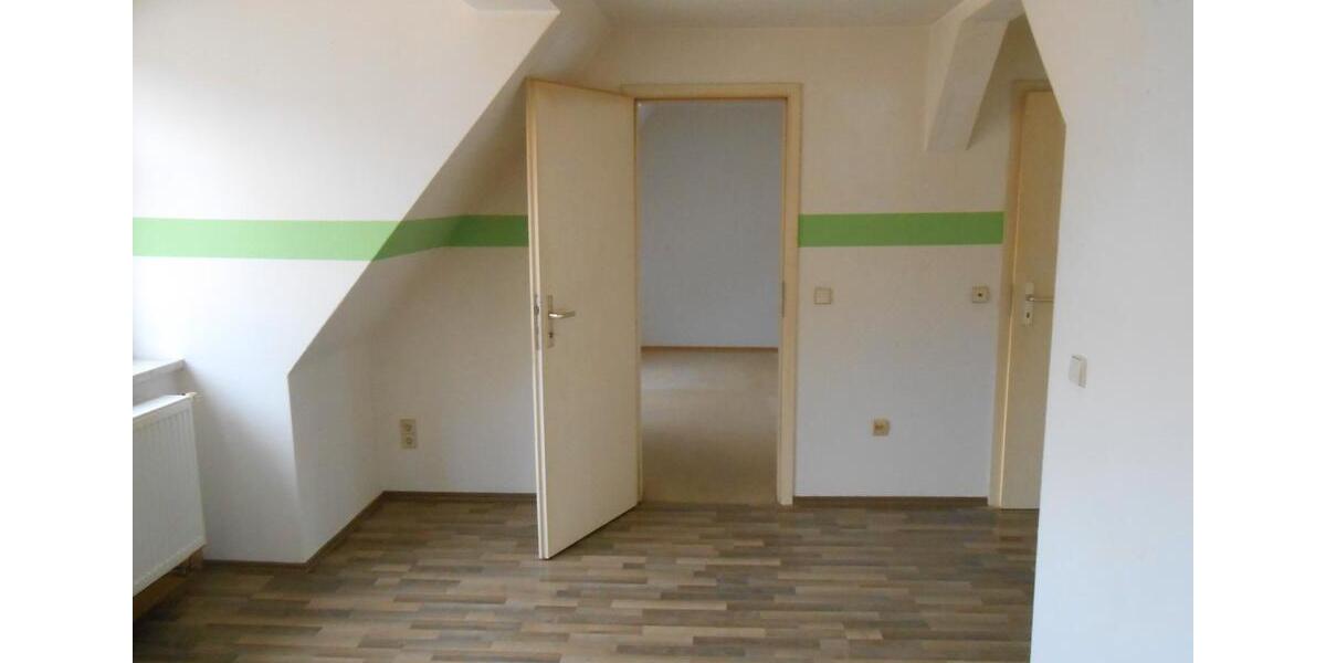 Dachgeschoßwohnung Penig - 2 Zimmer, 49 m&sup2;, 240&euro; | Angebot:26442000