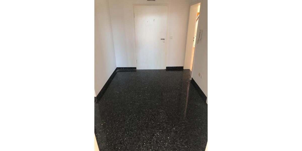 Dachgeschoßwohnung Regensburg Brandlberg - 4 Zimmer, 120 m&sup2;, 1.100&euro; | Angebot:25305035