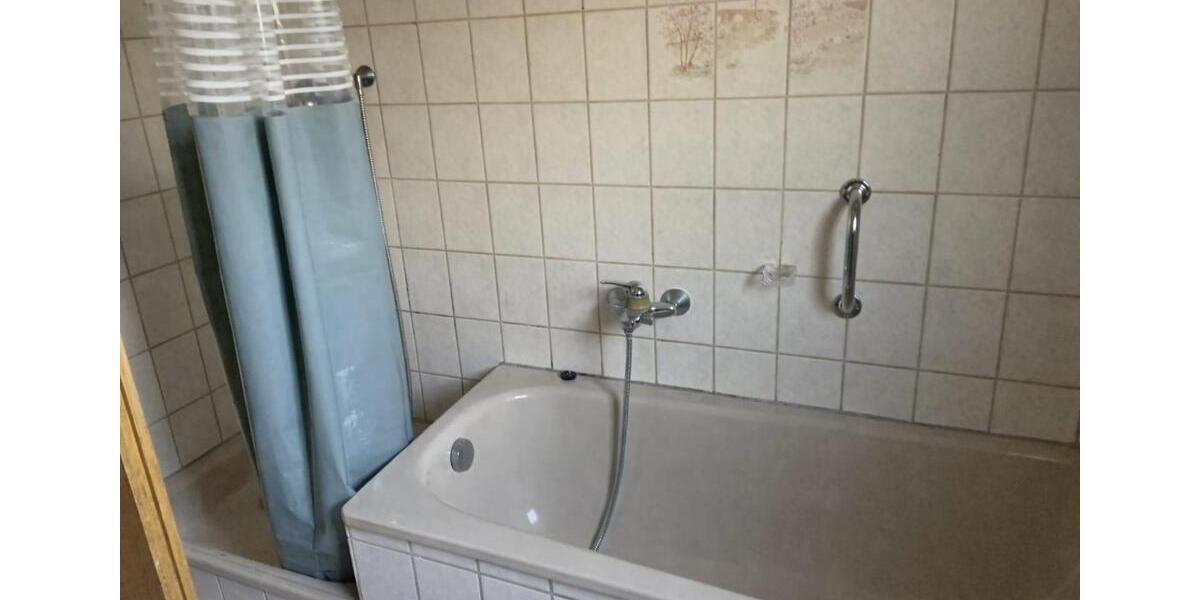 Erdgeschoßwohnung Neresheim - 4 Zimmer, 90 m&sup2;, 850&euro; | Angebot:25062014