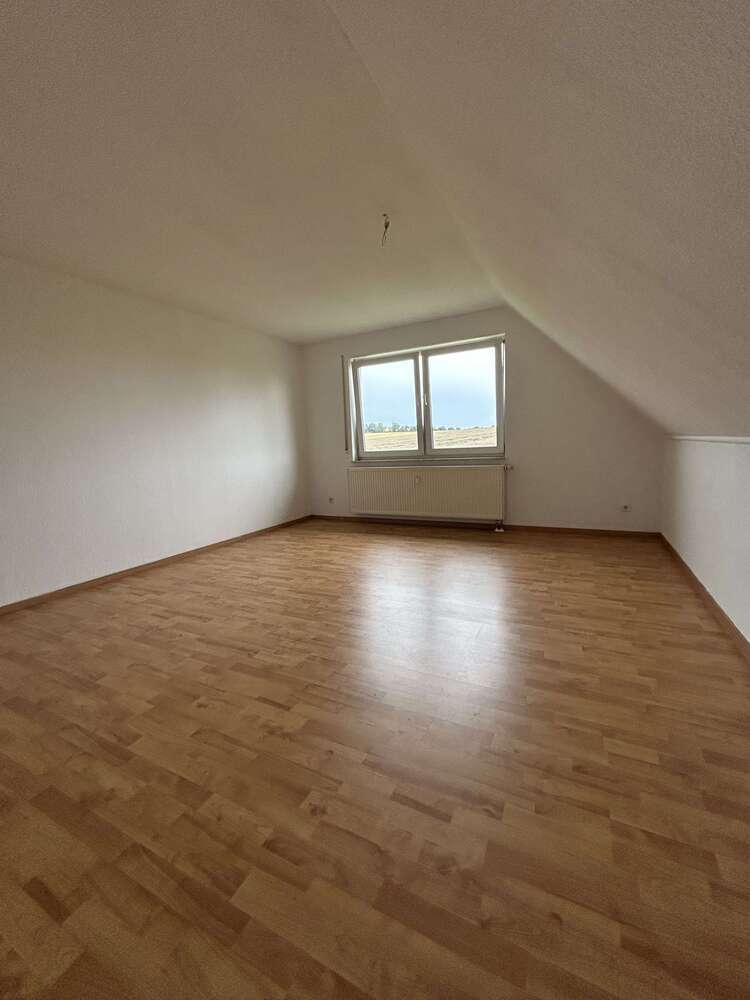 Wohnung zum Mieten in Werdau-Leubnitz 210 € 42.24 m²