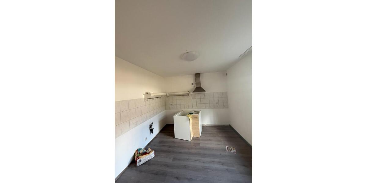 Etagenwohnung Ludwigshafen am Rhein Ludwigshafen-Oggersheim - 2 Zimmer, 71 m&sup2;, 1.100&euro; | Angebot:25841252