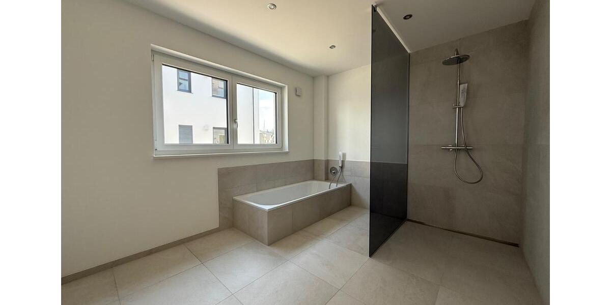 Erdgeschoßwohnung Tüßling - 3 Zimmer, 100 m&sup2;, 1.275&euro; | Angebot:25844843