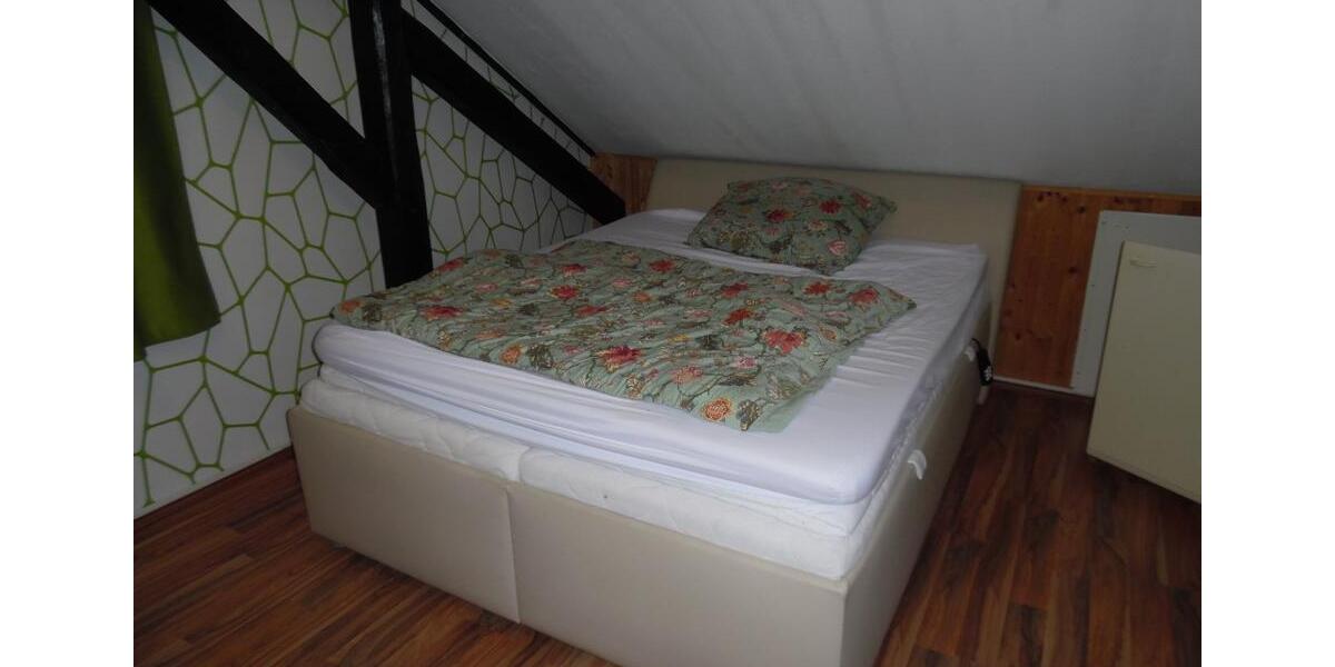 Dachgeschoßwohnung Seßlach - 1 Zimmer, 45 m&sup2;, 330&euro; | Angebot:26030593