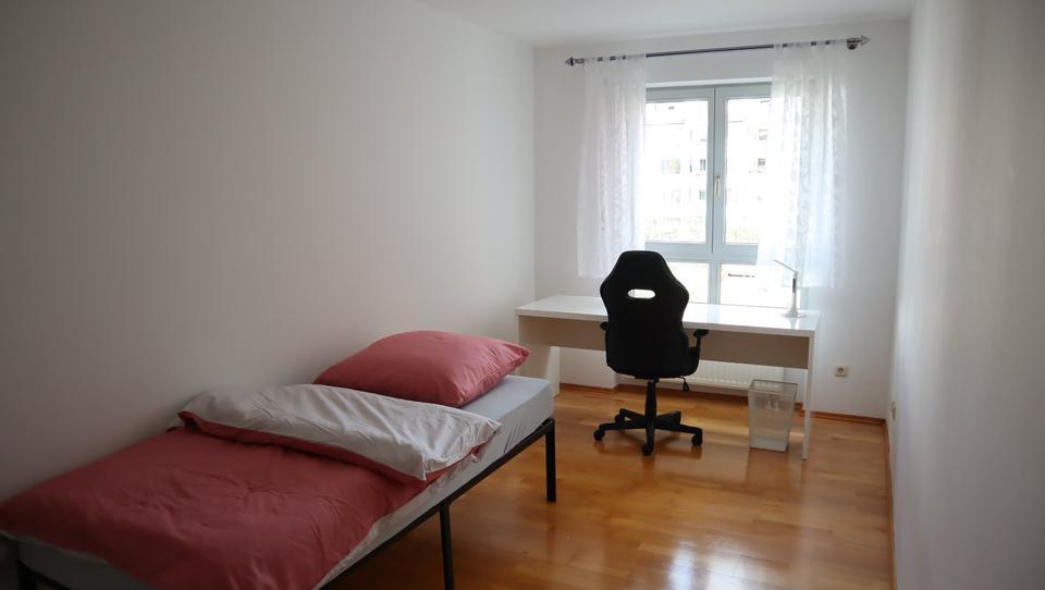 Ruhig & möbliert direkt am Lech 3 ZKB Wohnung mit Balkon