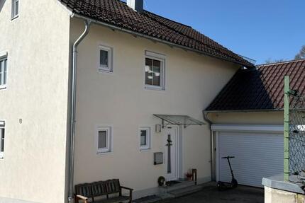 Haus Eggenfelden - 4 Zimmer, 95 m&sup2;, 890&euro; | Angebot:26628089