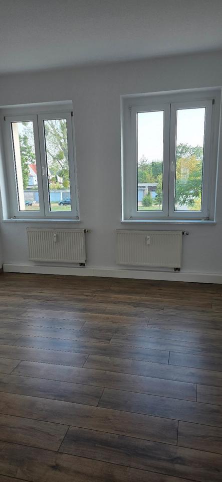 Der erste Monat Gratis in einer 3 Zimmerwohnung in der Waldstraße zimmer