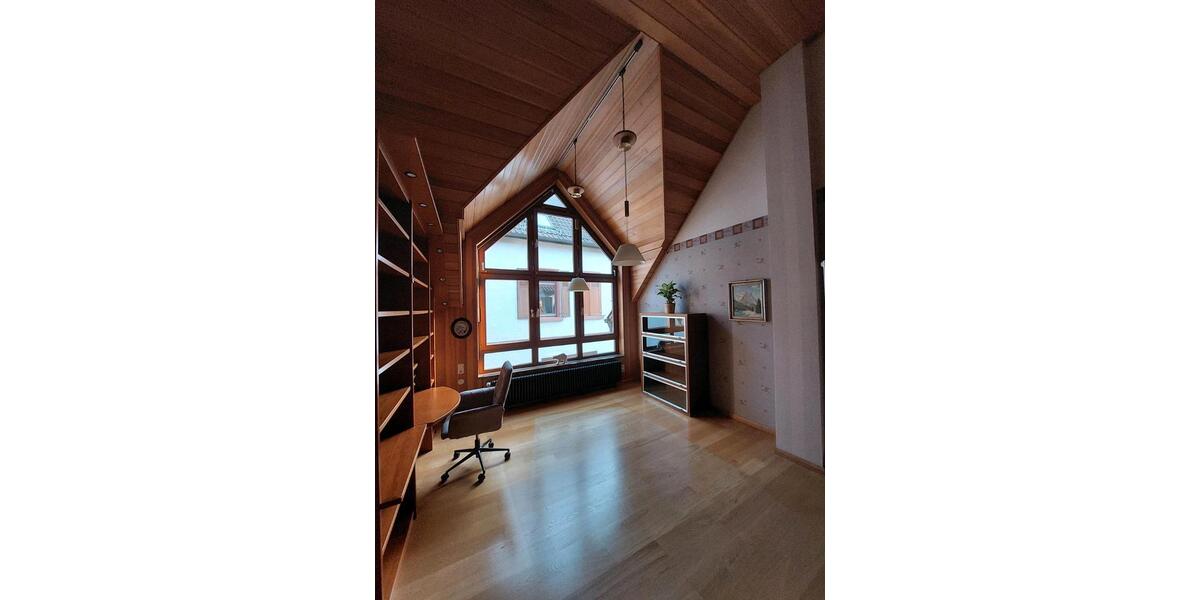 Etagenwohnung Friedberg (Hessen) - 4 Zimmer, 125 m&sup2;, 1.450&euro; | Angebot:24756673