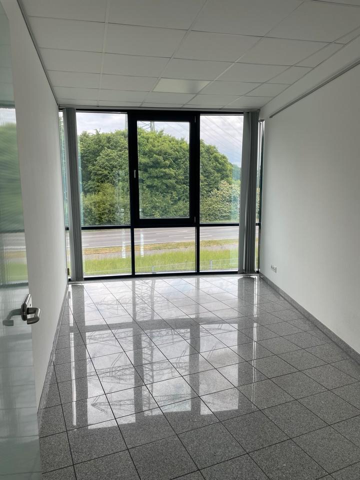 Büro 180 qm im ersten Stock
