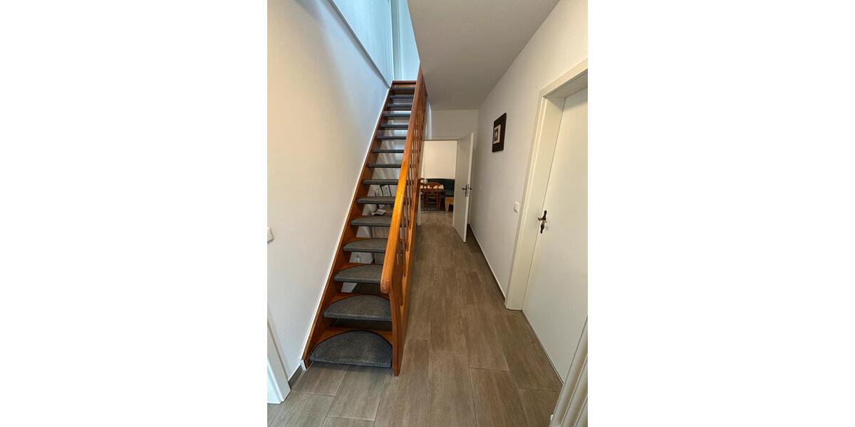 Wohnen auf Zeit Schortens - 6 Zimmer, 180 m&sup2;, 150&euro; | Angebot:26119359