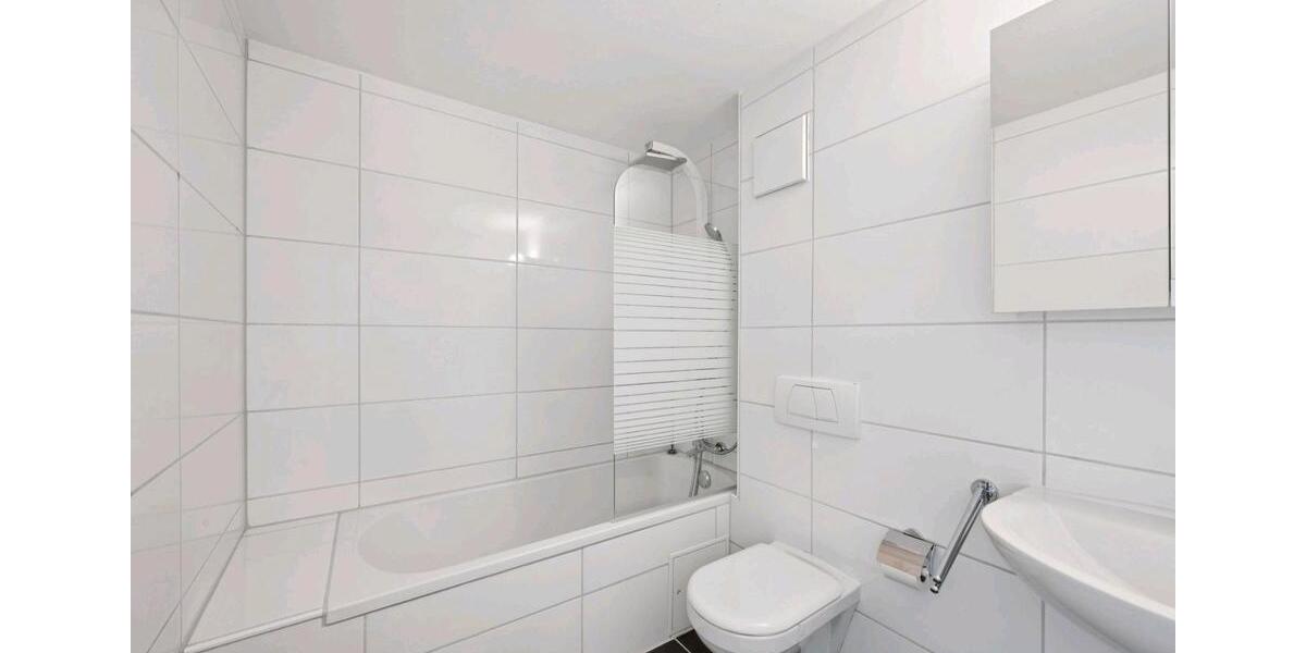 Lichtdurchflutete Wohnung ab 01.03.26 2 zimmer