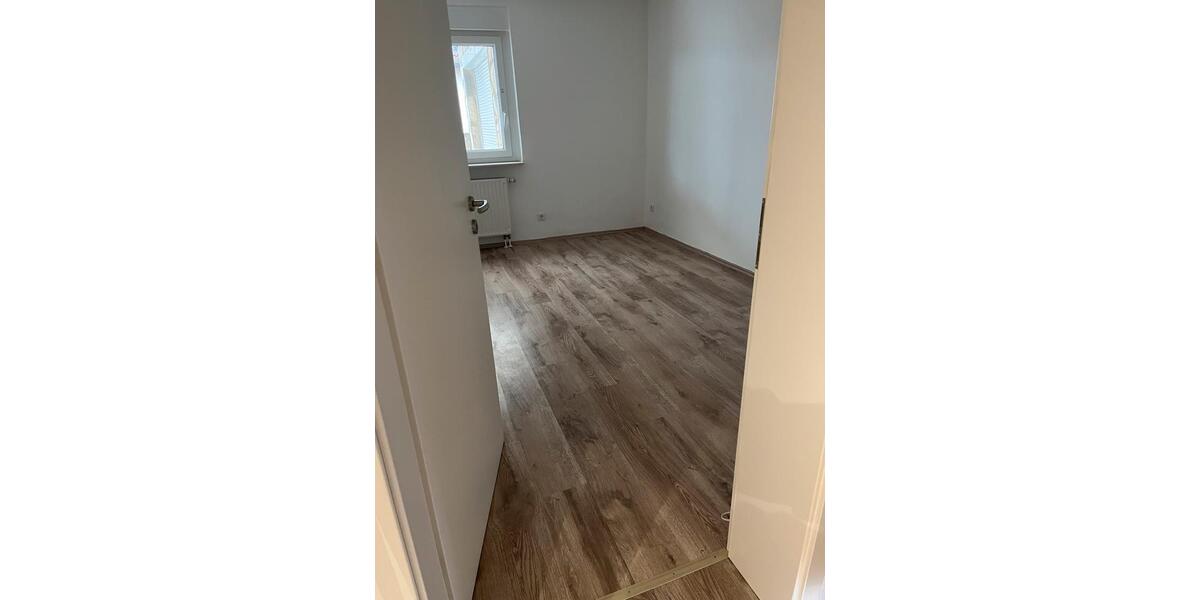 Erdgeschoßwohnung Seelze - 5 Zimmer, 120 m&sup2;, 1.400&euro; | Angebot:25048515