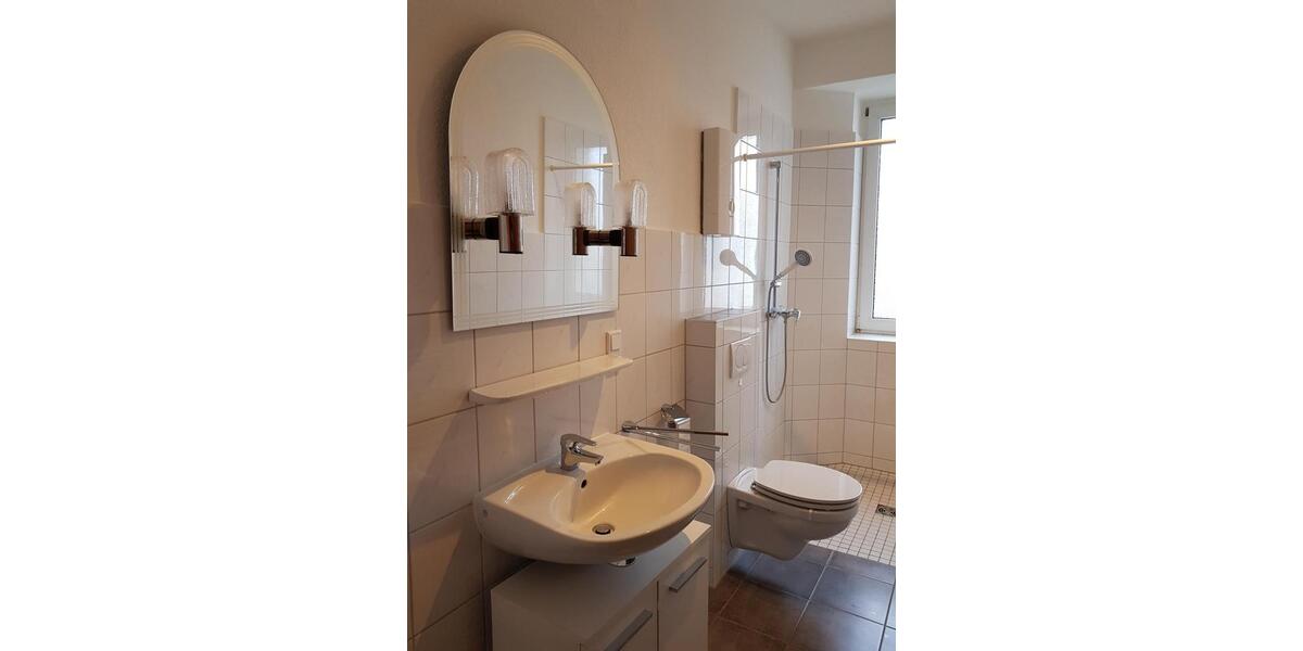 Erdgeschoßwohnung Brakel - 2.5 Zimmer, 66 m&sup2;, 320&euro; | Angebot:26021428