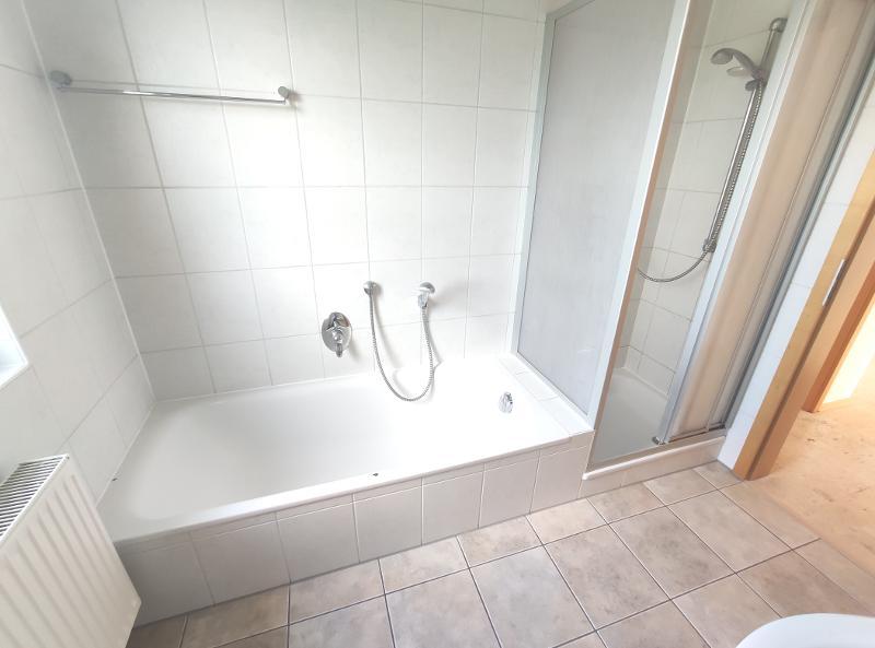 3 Zi. Wohnung im DG (1.OG) mit Balkon und Carport - Etagenwohnung Pommersfelden | Angebot:23903906